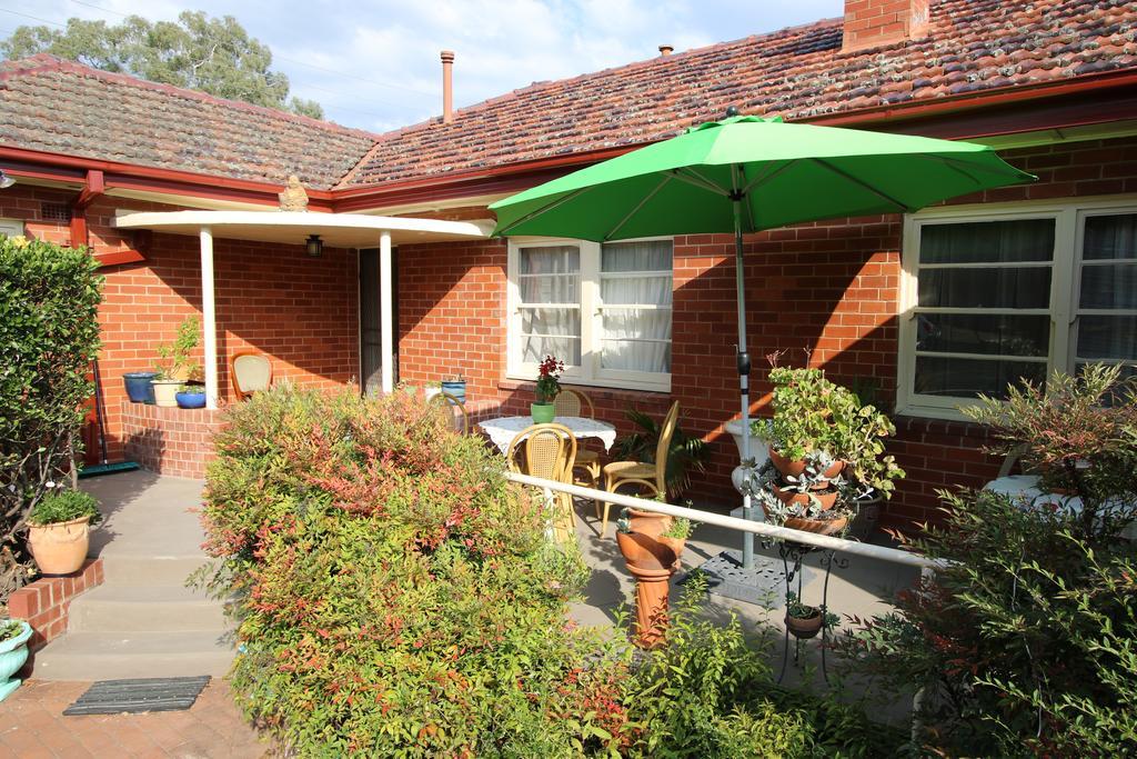 The Evergreen Bed And Breakfast Canberra Eksteriør billede